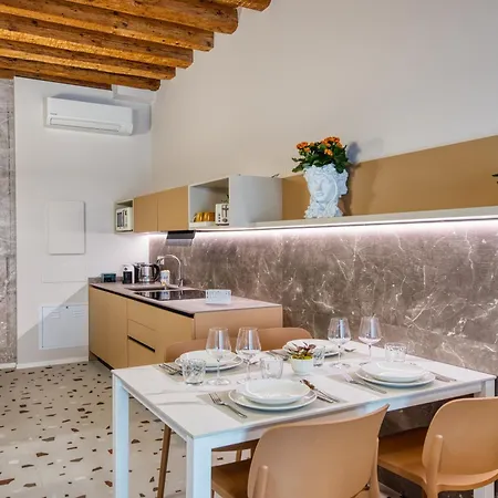 Palazzo Pagan Junior Apartmán *
